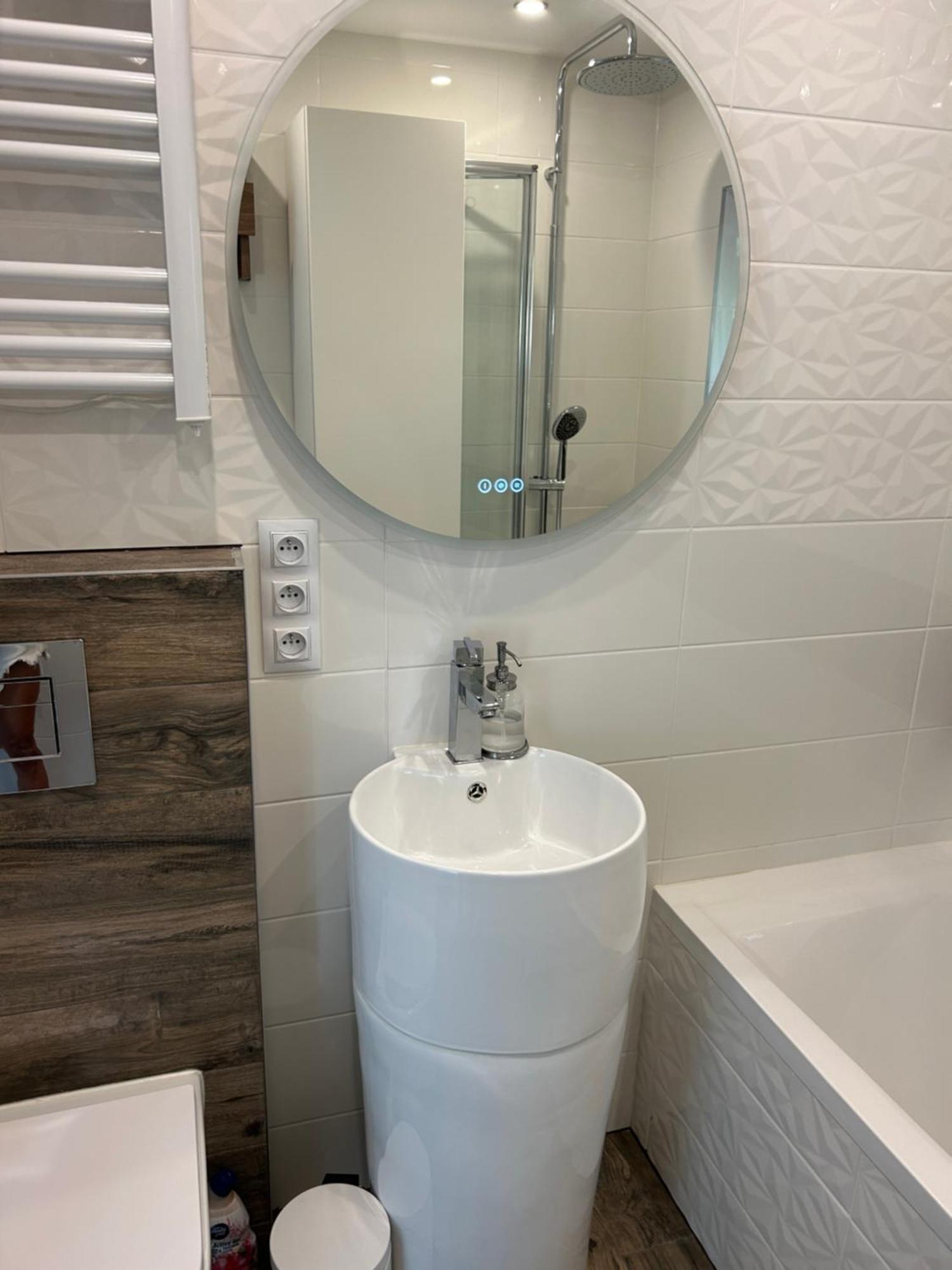 Belle Chambre Privee Avec Le Jardin Privatif Et Le Jacuzzi 카발레르쉬르메르 외부 사진
