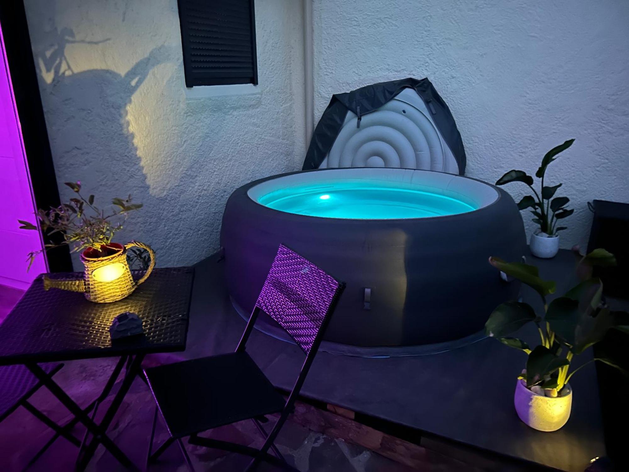 Belle Chambre Privee Avec Le Jardin Privatif Et Le Jacuzzi 카발레르쉬르메르 외부 사진