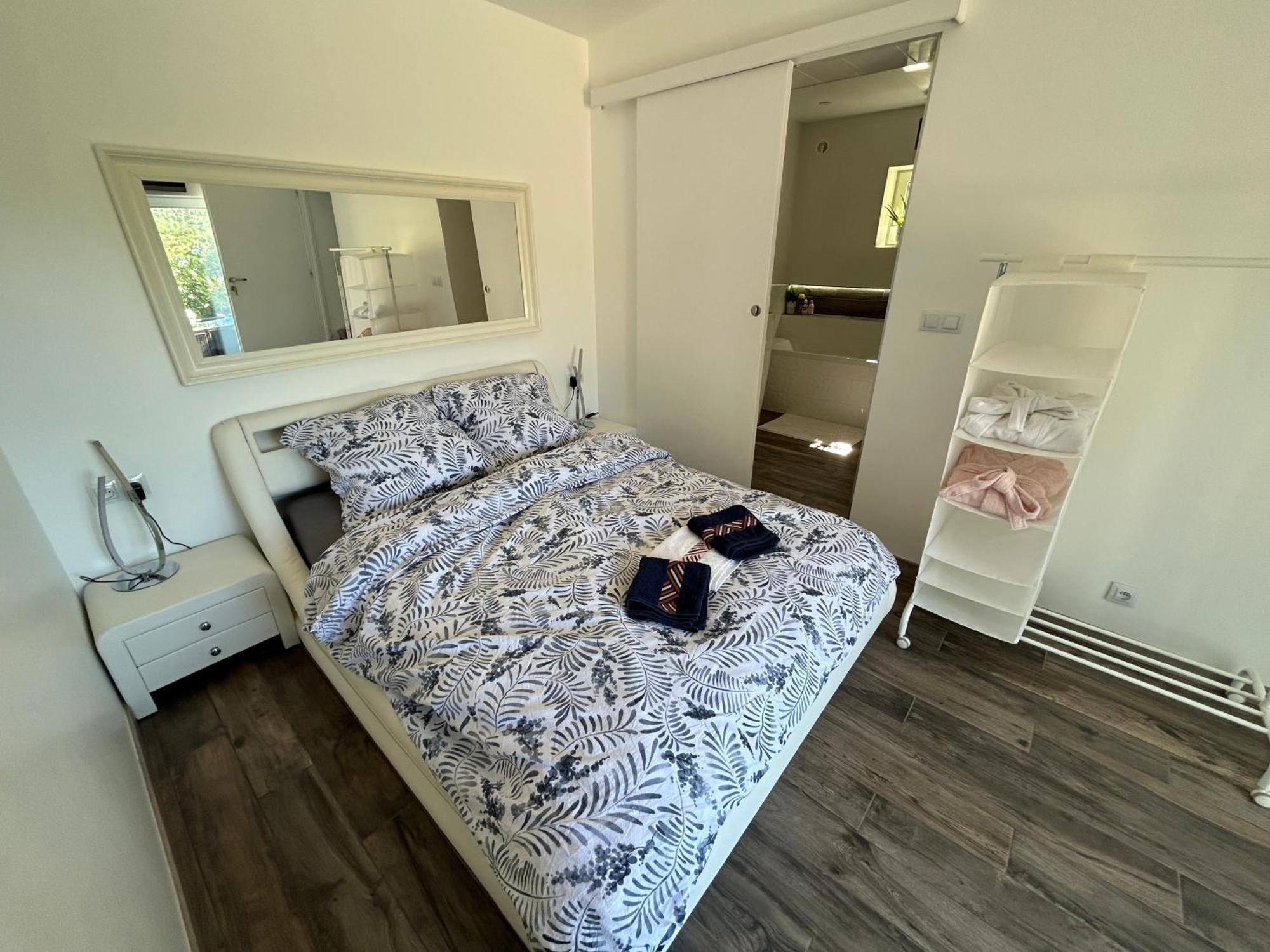 Belle Chambre Privee Avec Le Jardin Privatif Et Le Jacuzzi 카발레르쉬르메르 외부 사진